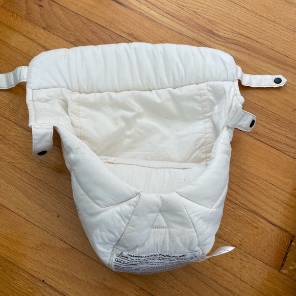 Ergobaby Easy Snug Infant Insert with pillow Beige Cream Color - Picture 1 of 7